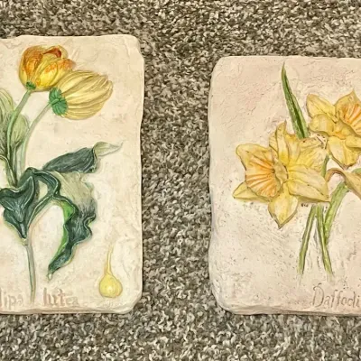 Tulip & Daffodil Resin Wall Hangings 