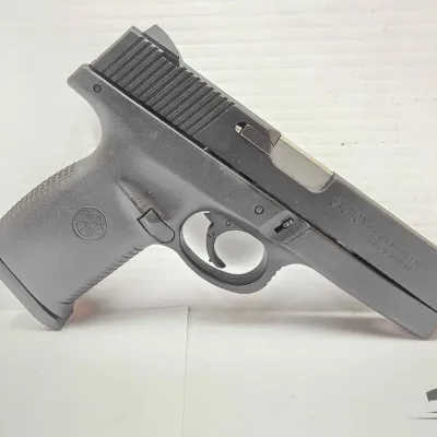 Sale Photo Thumbnail #57: 266 smith wesson se40f 40s w semi auto pistol