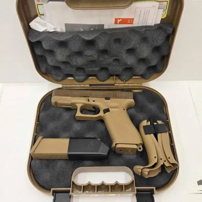 Sale Photo Thumbnail #98: 438 glock 19x 9mm semi auto pistol