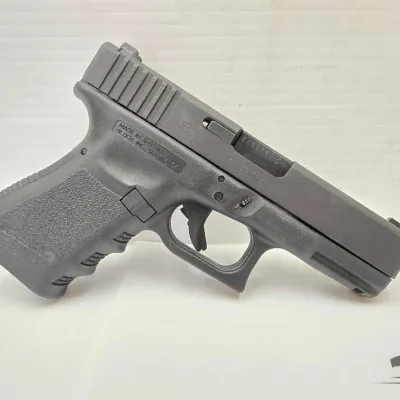 Sale Photo Thumbnail #23: 221 glock 23 40 s w semi auto pistol