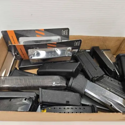 Sale Photo Thumbnail #286: 1510 handgun magazines