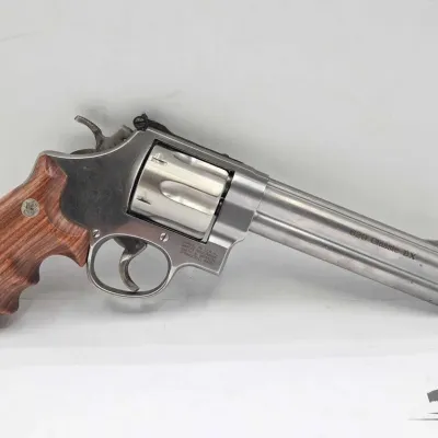 Sale Photo Thumbnail #123: 536 smith wesson 629 classic dx 44 mag double action revolver