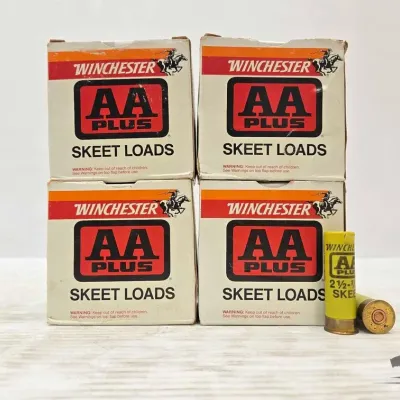 1387 100 rounds of 12 gauge skeet load shotgun ammunition