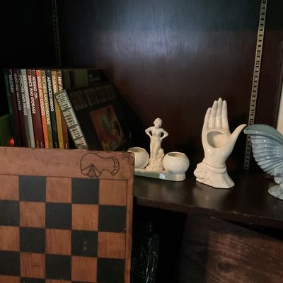 Figurines