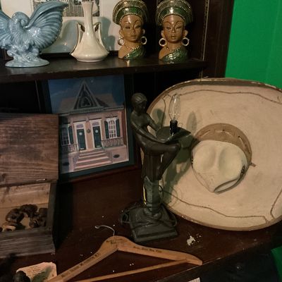 Pottery, head vases, hat