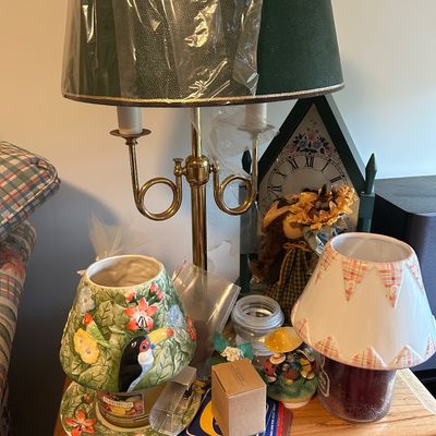 Assorted Yankee Candles and Various Shades and tops 