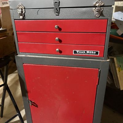 Tool chest