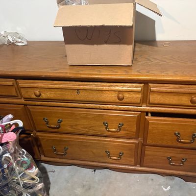 Dresser 