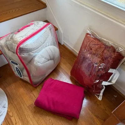 Lot Of Blankets Including Ellen Degeneres Comforter & Woven Vintage Burnt Orange Blanket  