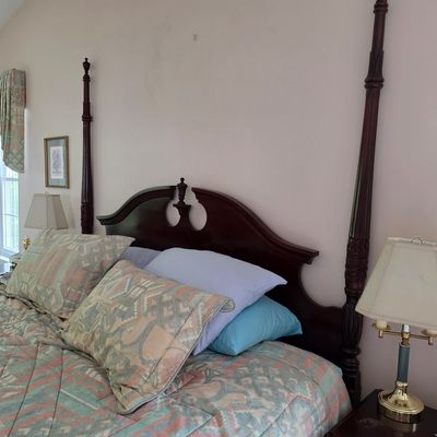 Kincaid Furniture Queen Size Mahogany Poster Bed