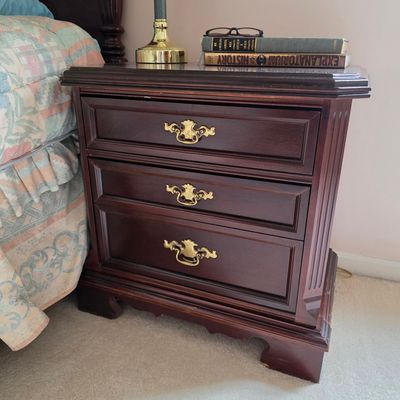 Bassett Furniture Eden House Collection 3-Drawer Cherry Nightstand