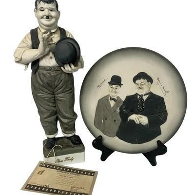 Sale Photo Thumbnail #18: Vintage Laurel & Hardy Collector Plate & Figurine Set – Great Entertainers Series