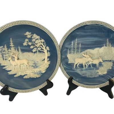 Sale Photo Thumbnail #26: 2 Franklin Mint Wildlife Plates Deer Hunting Scene Blue Jasperware