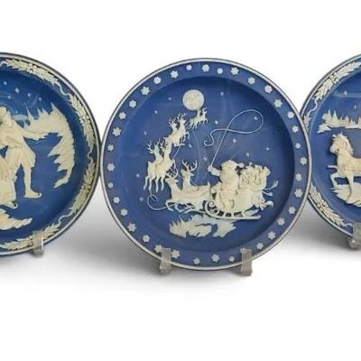 Sale Photo Thumbnail #7: Vintage Blue & White Christmas Collector Plates Set of 3 – Santa, Angel & Holiday Scenes