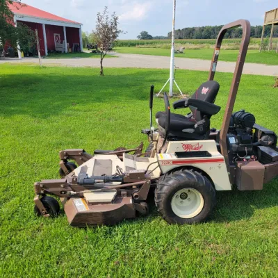 Sale Photo Thumbnail #464: Grasshopper 723K Commercial Front-Mount Zero Turn – 1,084 Hours - This item WILL BE OFFERED FOR EARLY SALE (PLEASE CONTACT US DIRECTLY IF YOU ARE INTERESTED)