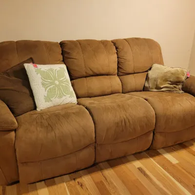Sale Photo Thumbnail #106: Couch