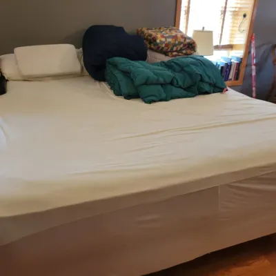 Sale Photo Thumbnail #98: King Bed 