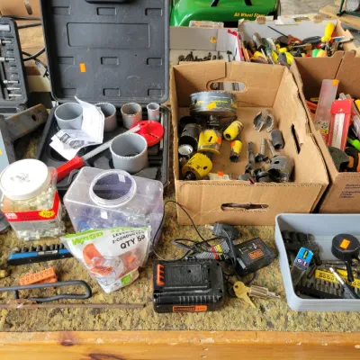 Sale Photo Thumbnail #241: Hole Saw Sets