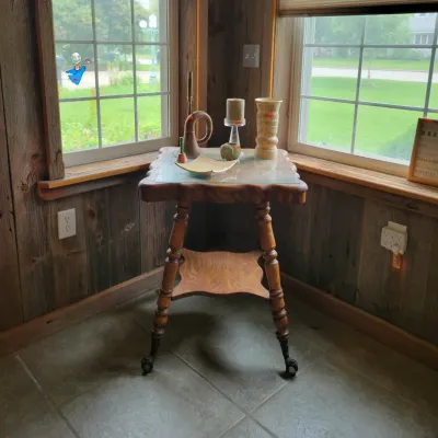 Sale Photo Thumbnail #6: Claw foot Table