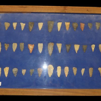 Sale Photo Thumbnail #249: 18" x 12" Frame full of Arrowheads found in Wayne & Hardin County Tennessee by Boyd Cole. Indian Artifact Collection, Knife, Blade, Spear.