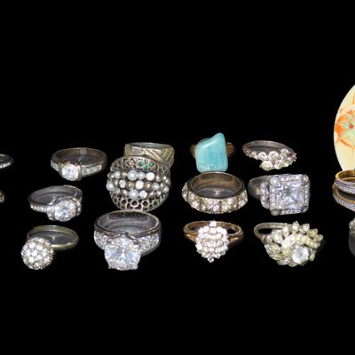 Sale Photo Thumbnail #970: Lot of Costume Jewelry