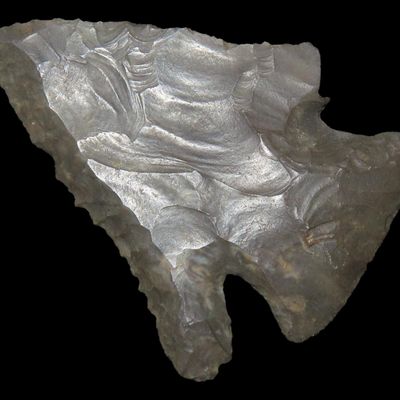 Sale Photo Thumbnail #186: 2 5/16" Sonora hardin found in Mercer Co., Kentucky. Great Example! Ex Gary Noel. Indian Arrowhead, Knife, Spear.