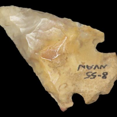 Sale Photo Thumbnail #866: Nice Pinetree / Kirk Corner Notch found in Christian County Kentucky. Indian Arrowhead, Artifact.