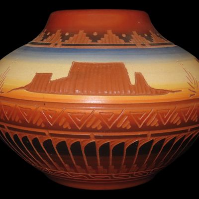 Sale Photo Thumbnail #340: Beautiful Southwest Navajo Indians Pottery Vase / Jar / Bowl. Original Hand Painted / hand Etched Example. Signed on Bottom.