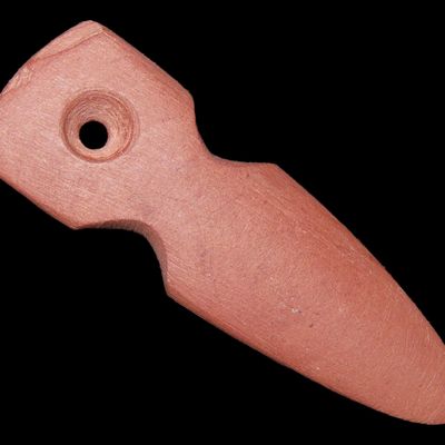 Sale Photo Thumbnail #142: Rare Mimbres / Hohokam Effigy Pendant found in New Mexico. Ex Jonathan Parks Collection.