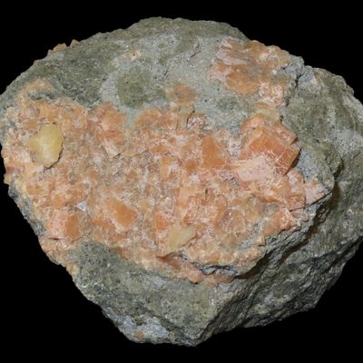 Sale Photo Thumbnail #555: Beautiful Large Rose Quartz Crystal Cluster, Great Display Specimen.