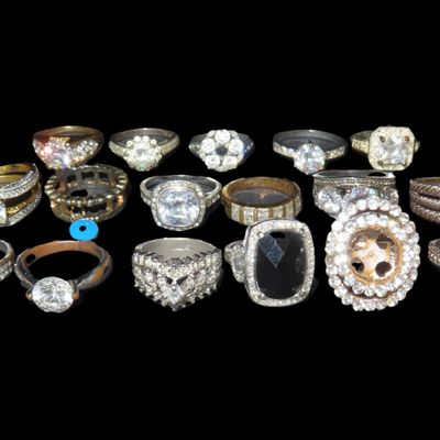 Sale Photo Thumbnail #975: Lot of Costume Jewelry