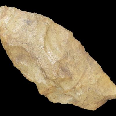 Sale Photo Thumbnail #827: 2 5/8" Paleo Suwanee found in Soutehrn Georgia. Heavily patinated old Indian Arrowhead.
