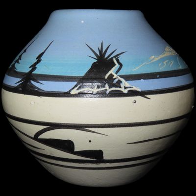 Sale Photo Thumbnail #388: Beautiful Southwest Navajo Indians Pottery Vase / Jar / Bowl. Original Hand Painted / Hand Etched Example. Signed on Bottom.