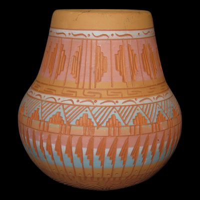 Sale Photo Thumbnail #452: Beautiful Southwest Navajo Indians Pottery Vase / Jar / Bowl. Original Hand Painted / hand Etched Example. Signed on Bottom.