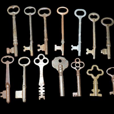Sale Photo Thumbnail #921: Lot of Old Antique Skeleton Jailer Keys, Key, Lock, Padlock