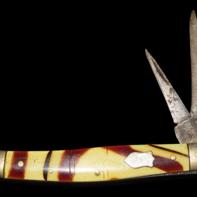 Sale Photo Thumbnail #760: Vintage Pocket Knife, Colorful handles, Dual Blade. Shrade.