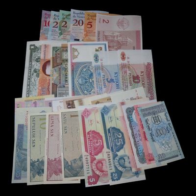 Sale Photo Thumbnail #920: Amazing Lot fo 30 All Different World Foreign Currency, Bills, notes, from various Countries all over the world! All actual  Money.