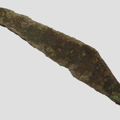 Sale Photo Thumbnail #86: 3 1/8" Copper Tang Knife found in Wisconsin, Nice example with great patina.