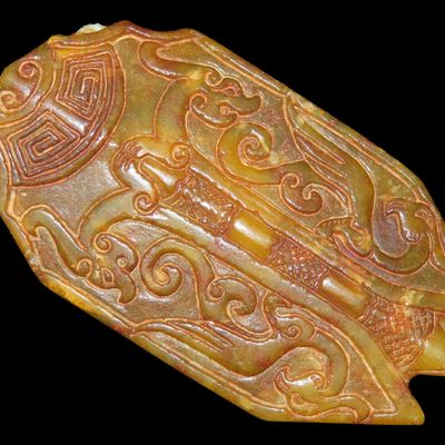 Sale Photo Thumbnail #516: Nice Antique Chinese Hongshan Culture Jade Effigy Pendant, Hand Made Example.