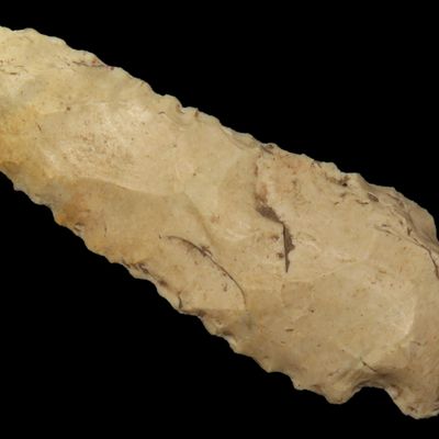 Sale Photo Thumbnail #89: 3 5/16" Serrated Archaic Stillwell found in Southern Illinois. Ex Joey Ellis Collection. Arrowhead, Knife.
