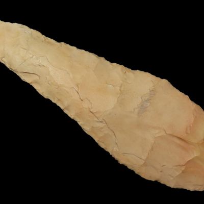 Sale Photo Thumbnail #41: Amazing 3 1/2" Lerma found in Macon Co. Missouri. Very thin an dcolorful example with great flaking. ex Jerry Dickey.