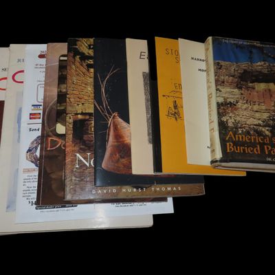 Sale Photo Thumbnail #971: LOT OF 10 ARTIFACT & RELATED BOOKS
