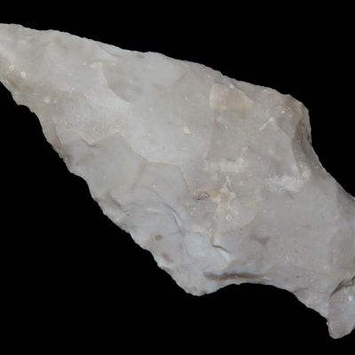 Sale Photo Thumbnail #578: Outstanding 2 5/8" Nolan found in Bell County Texas, Ex Dr. Ted Raurk, Ex Tom Davis. Indian Arrowhead. Artifact.