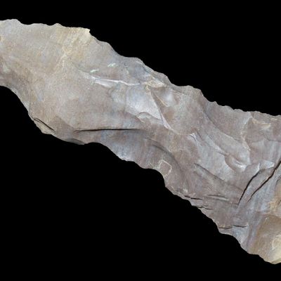 Sale Photo Thumbnail #161: 3 1/2" Eccentric Flint Dagger / Duck River Sword found in Hardin Co., Tennessee.