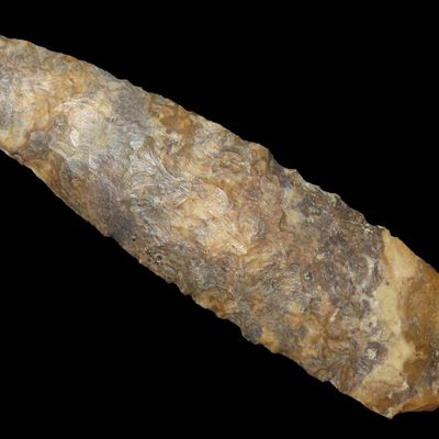 Sale Photo Thumbnail #42: Colorful 4" Dalton, Boone Co. Missouri. Motley COA. Made from a beautiful piece of Avon chert. Impeccable flaking! Ex Floyd Ritter & Joey Ellis Collections.