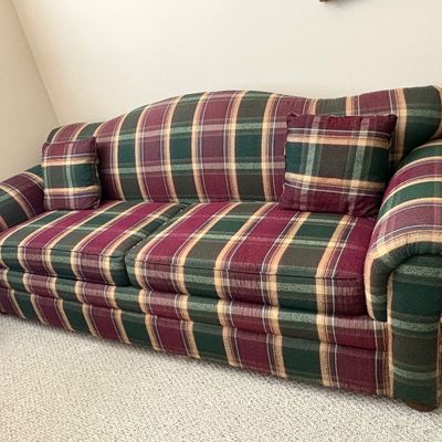 Sale Photo Thumbnail #126: Pull out Couch