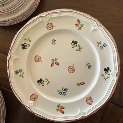 Villeroy & Boch 'Petite Fleur' Dinnerware Service (large)