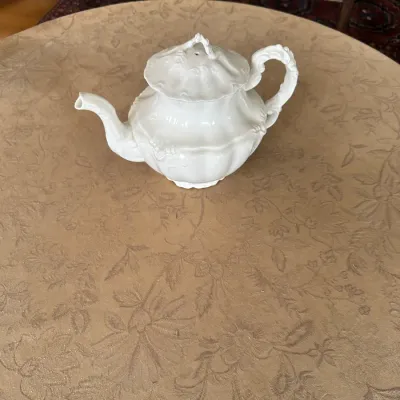 Johnson Bros White Porcelain Teapot (Yantis family heirloom)
