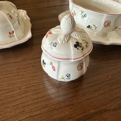 Villeroy & Boch 'Petite Fleur' Dinnerware Service (large)