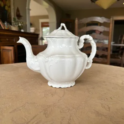 Johnson Bros White Porcelain Teapot (Yantis family heirloom)